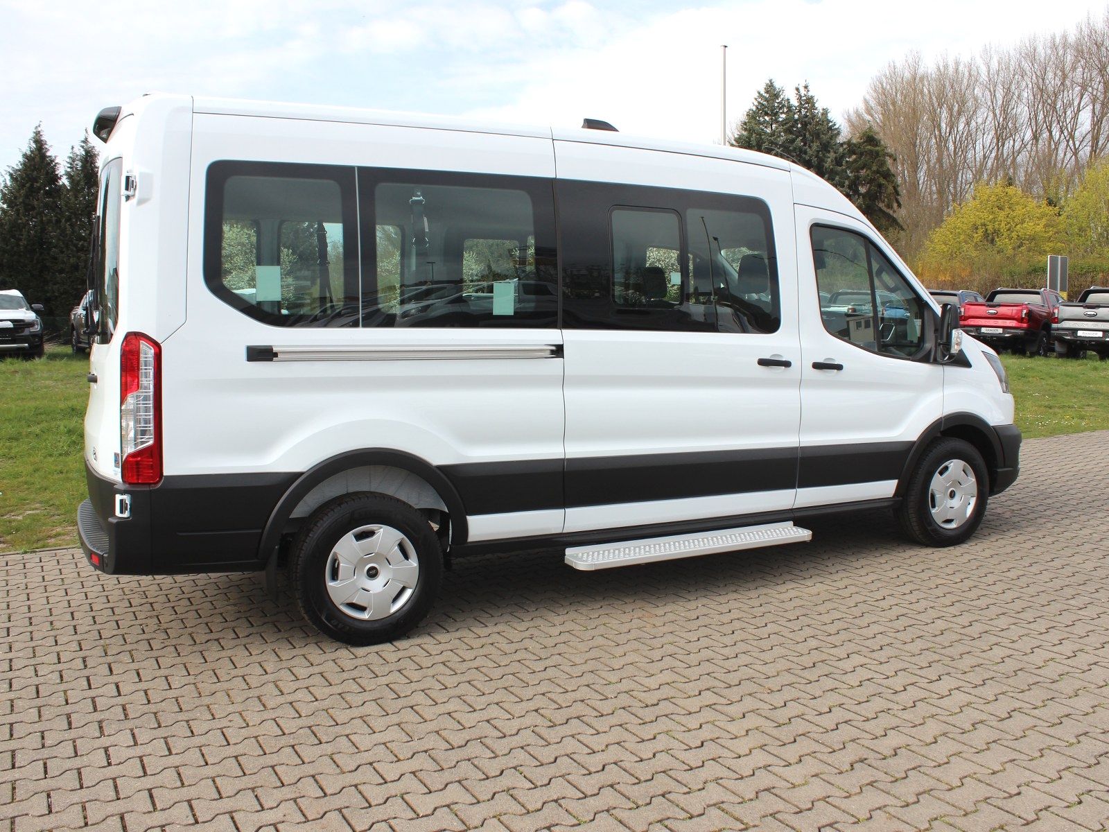 Fahrzeugabbildung Ford Transit 350 L3 Trend Rollstuhlumbau