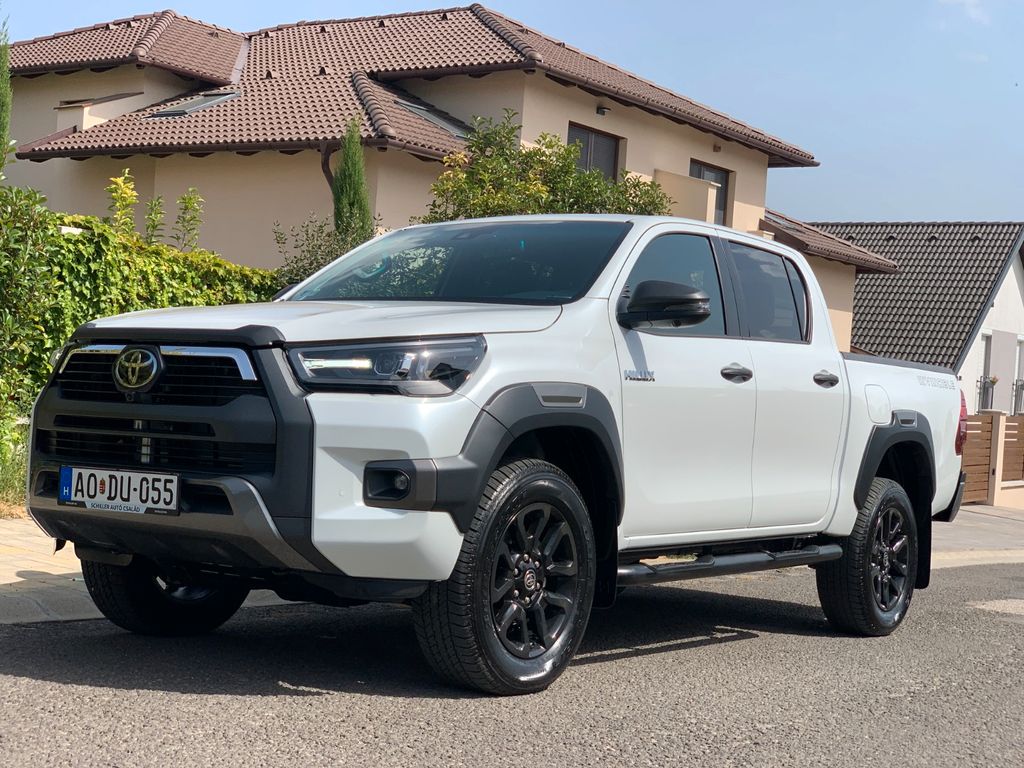 Toyota Hilux 2.8 D-4D 4X4 DOUBLE INVINCIBLE NET50990EUR