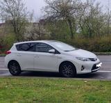 Toyota Auris Hybrid Life Plus 1,8-l-VVT-i  - Toyota Auris Gebrauchtwagen in Köln