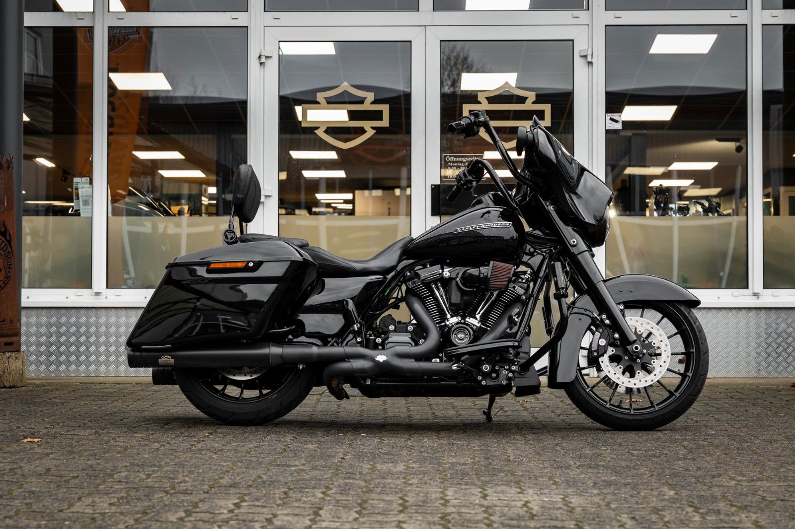 Fahrzeugabbildung Harley-Davidson FLHXS Street Glide 114 cui - Jekill & Hyde -