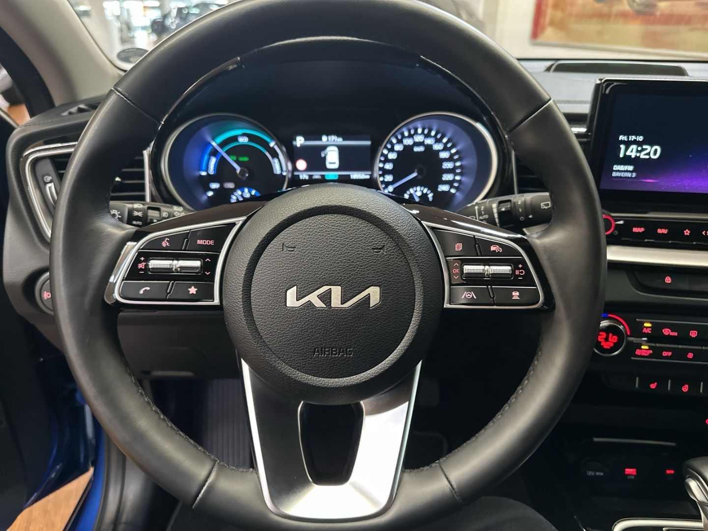 Fahrzeugabbildung Kia Ceed_sw Plug-in Hybrid Spirit 1.6 + Navi + Digit