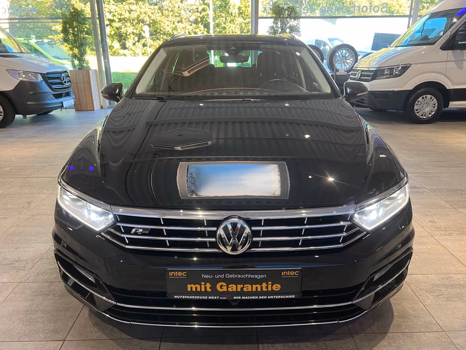 Volkswagen Passat Variant R-Line 4Motion*Pano*360°*AHK*DSG