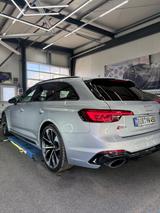 Audi RS4 2.9 TFSI tiptronic quattro Avant/Voll - silberne Audi RS4