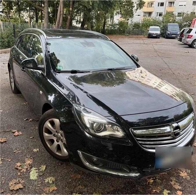 Opel Insignia 2013 — вигляд ззаду