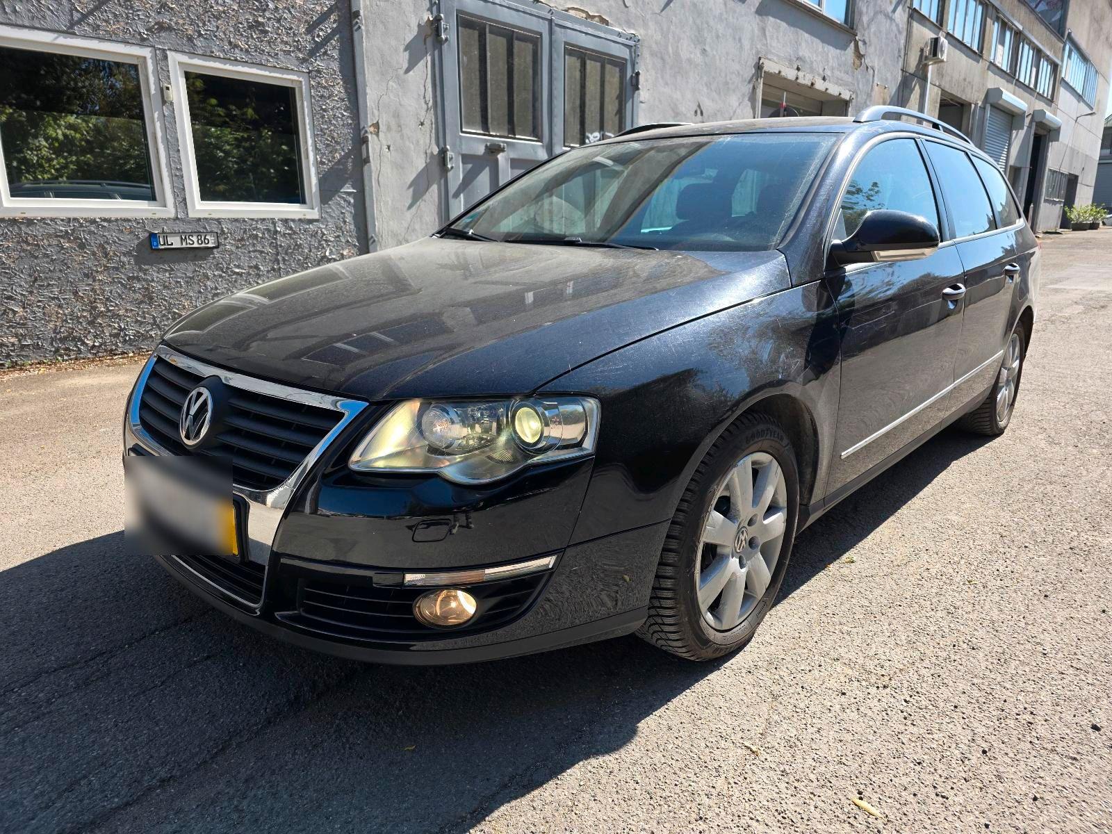 Volkswagen Passat 2006 — rear view