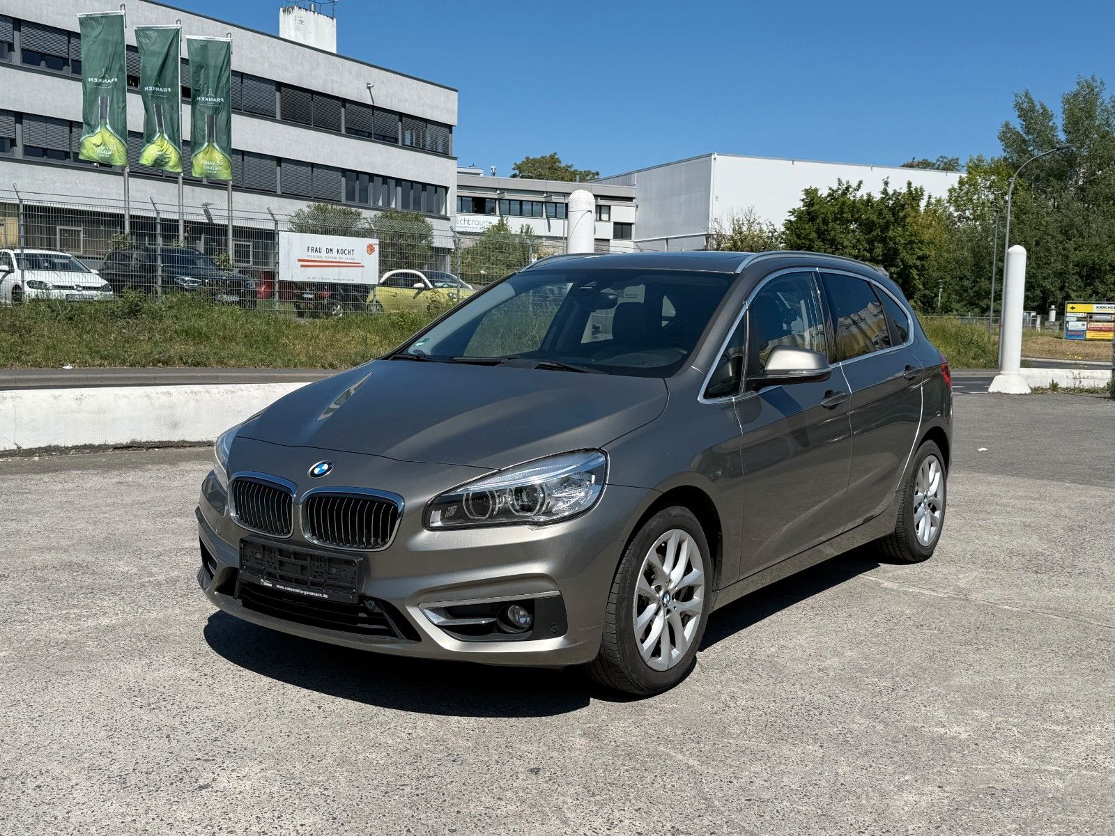 BMW 218 - 1