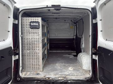 Opel Vivaro - 8