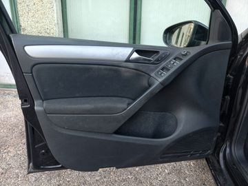 Volkswagen Golf - 10