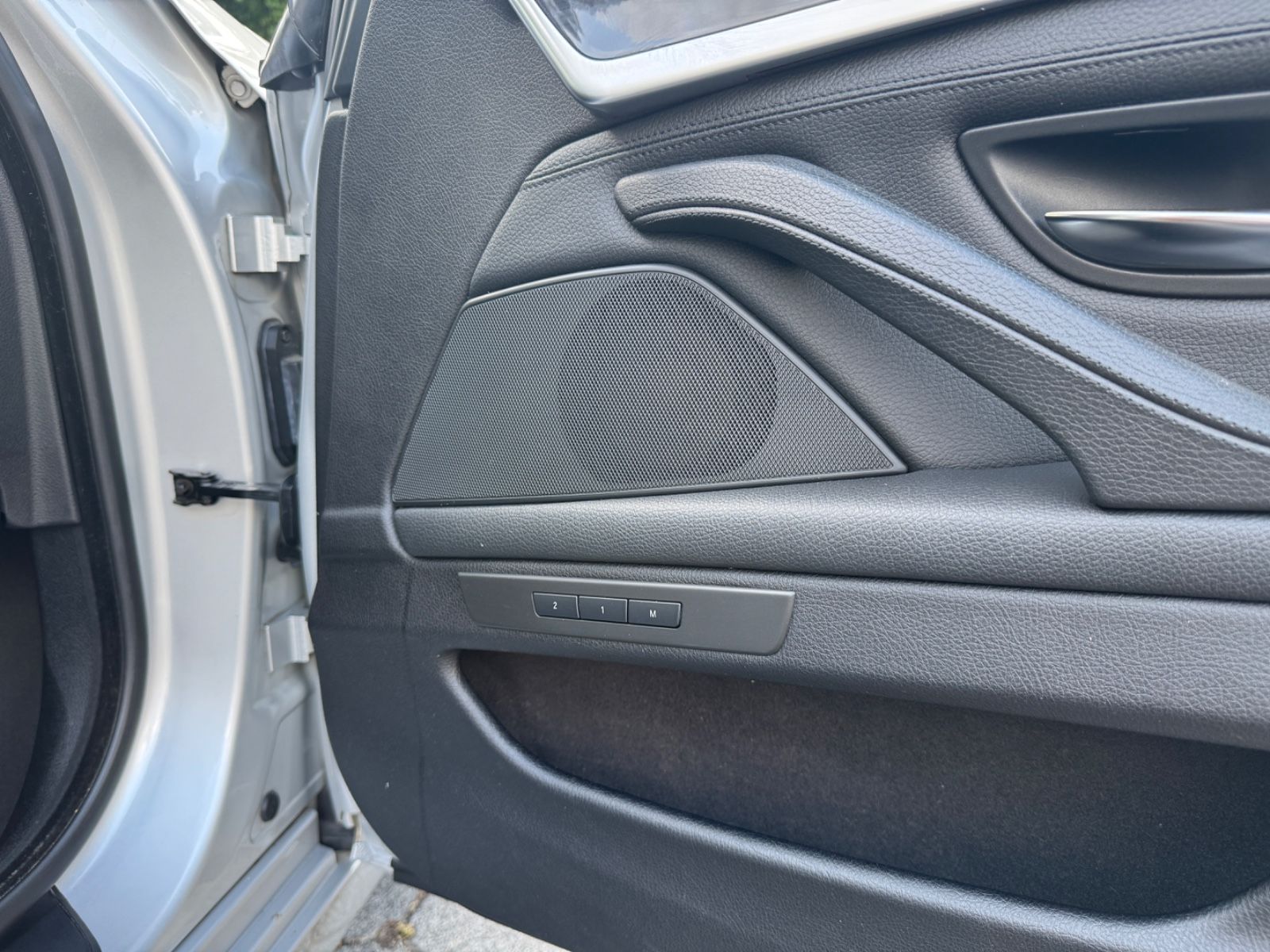 Fahrzeugabbildung BMW 530d Touring*Pano*hinterachslenk*Vollausstattung