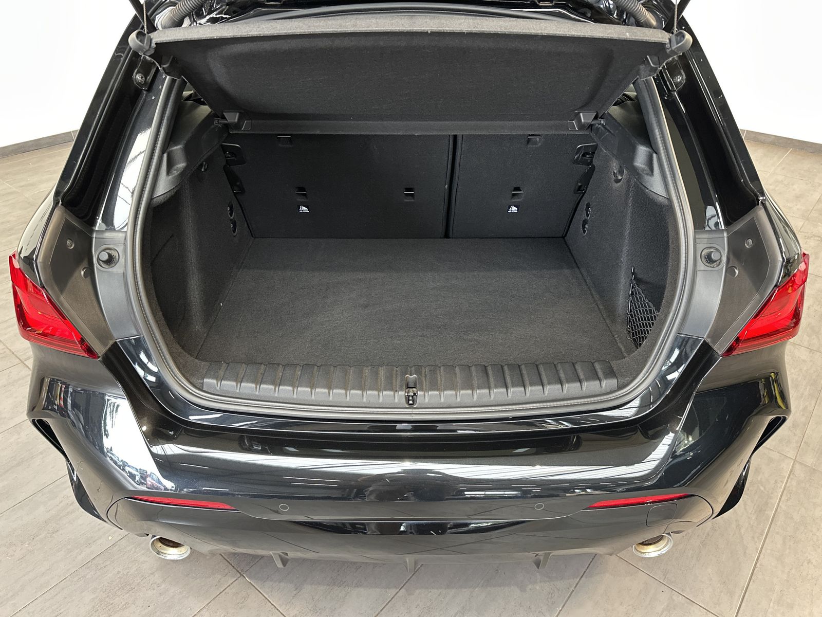 Fahrzeugabbildung BMW 120i M-Sport 5-Türer NAV+LED+AHK+PANO+HIFI+18ZO