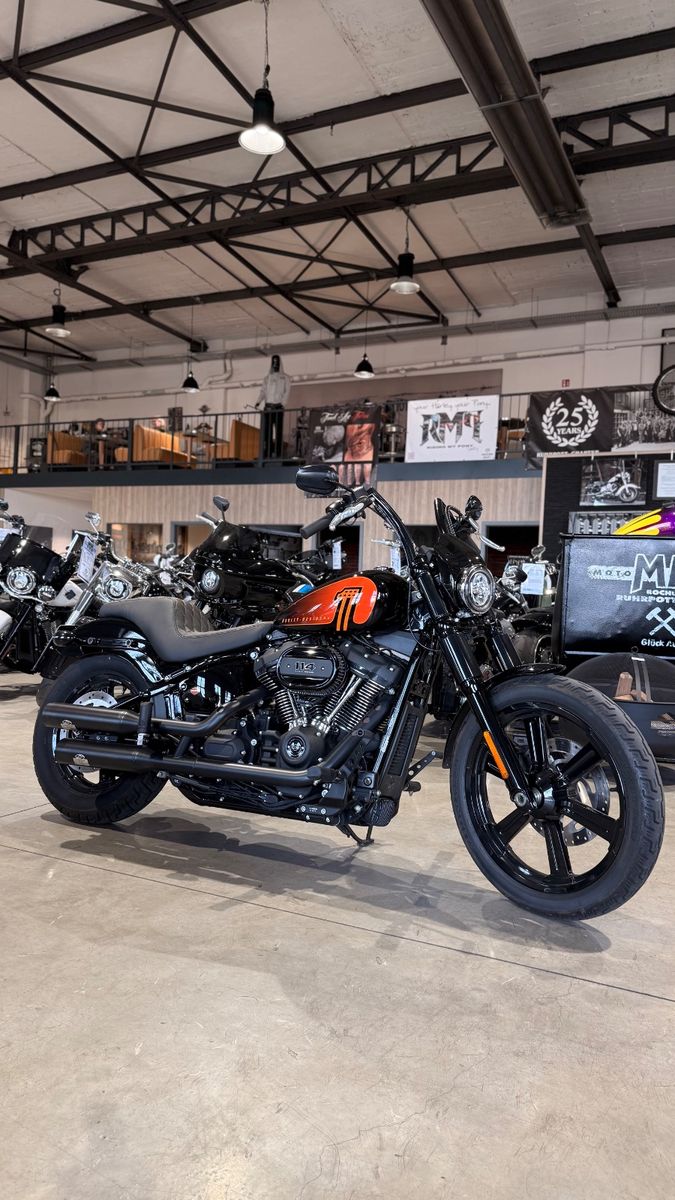 Fahrzeugabbildung Harley-Davidson Street Bob Umbau / J&H
