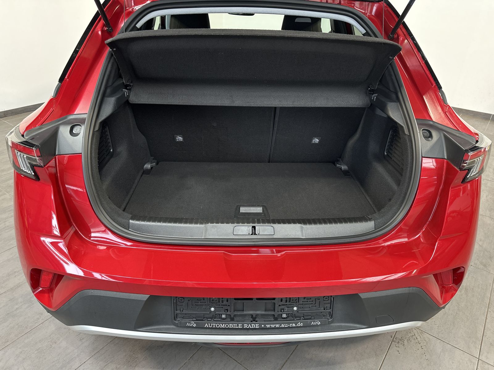 Fahrzeugabbildung Mercedes-Benz GLC 220d 4Matic AMG-Line NAV+LED+SZANDHEIZUNG+PP