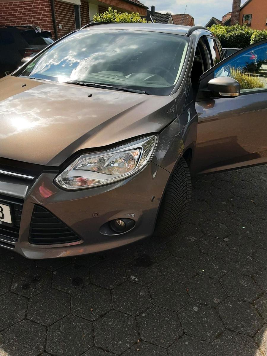 Ford Focus 2013 — engine 105 HP (77kW)