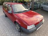 Opel Kadett E Caravan - rote Opel Kadett