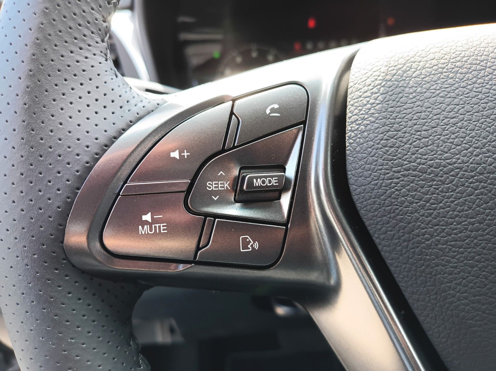Fahrzeugabbildung KGM TIVOLI 1.5 NOMAD+AUTOMATIK+LM FELGEN+ANDROID++++