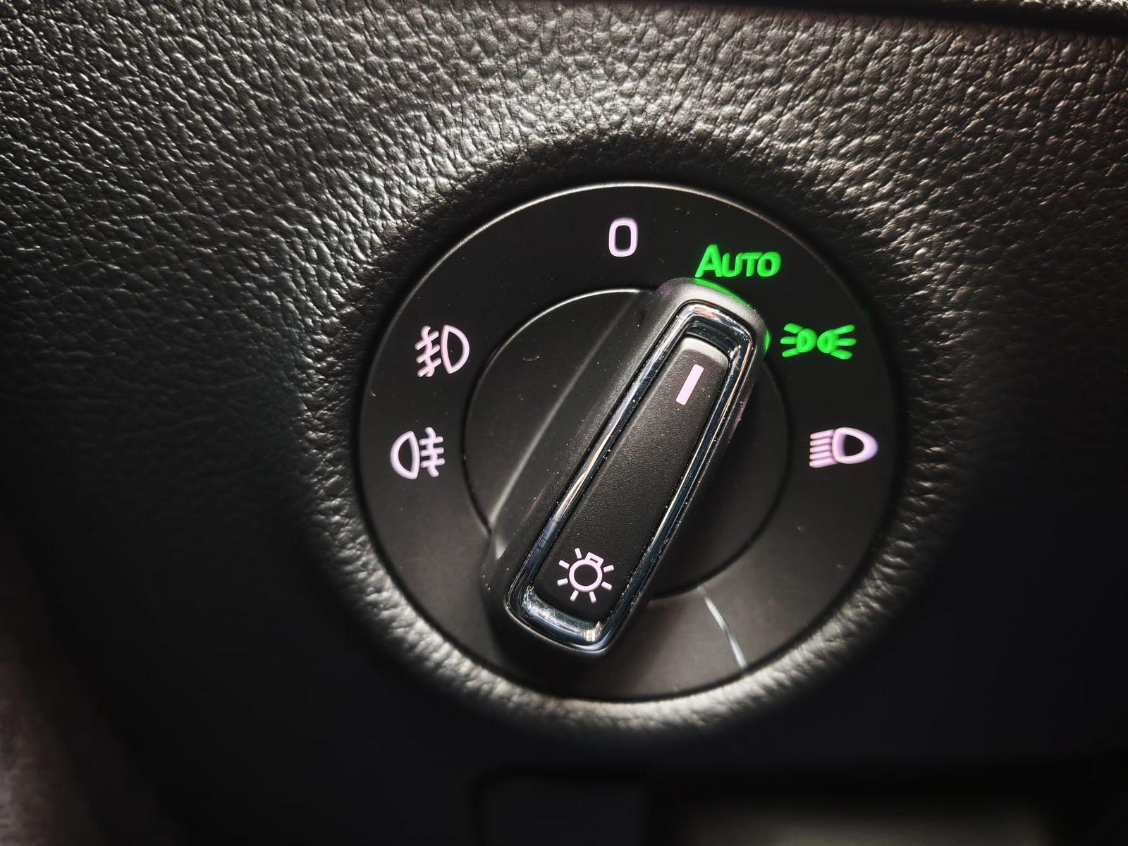 Skoda Superb Combi 2.0 TSI SportLine 4x4*Canton*Std...