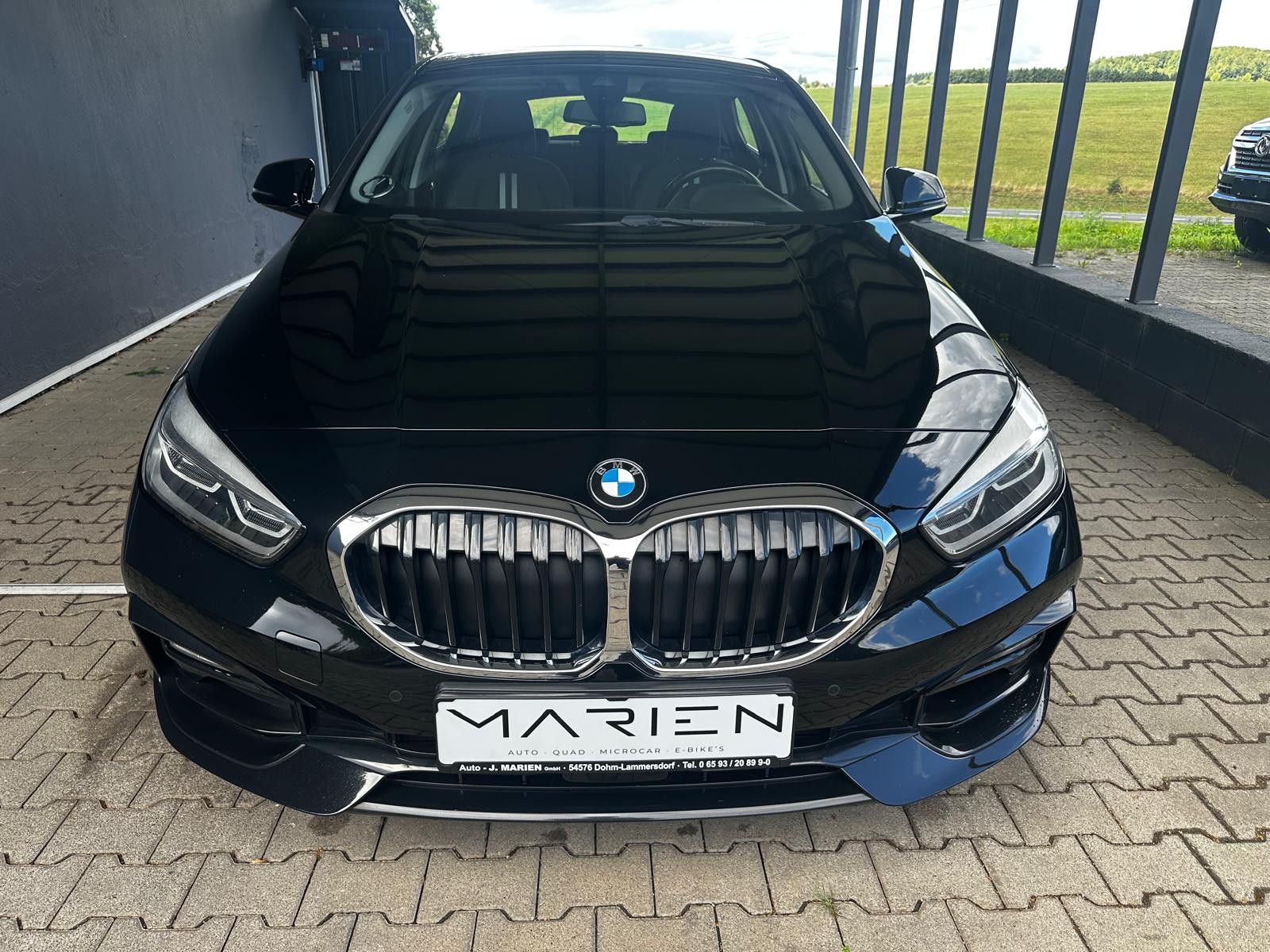 BMW 118 Baureihe 1 Lim. 118 i Sport Line | LED