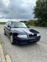 Skoda Octavia 2.0 Benzin AHK TÜV Neu - Skoda Octavia aus 2000: Kombi