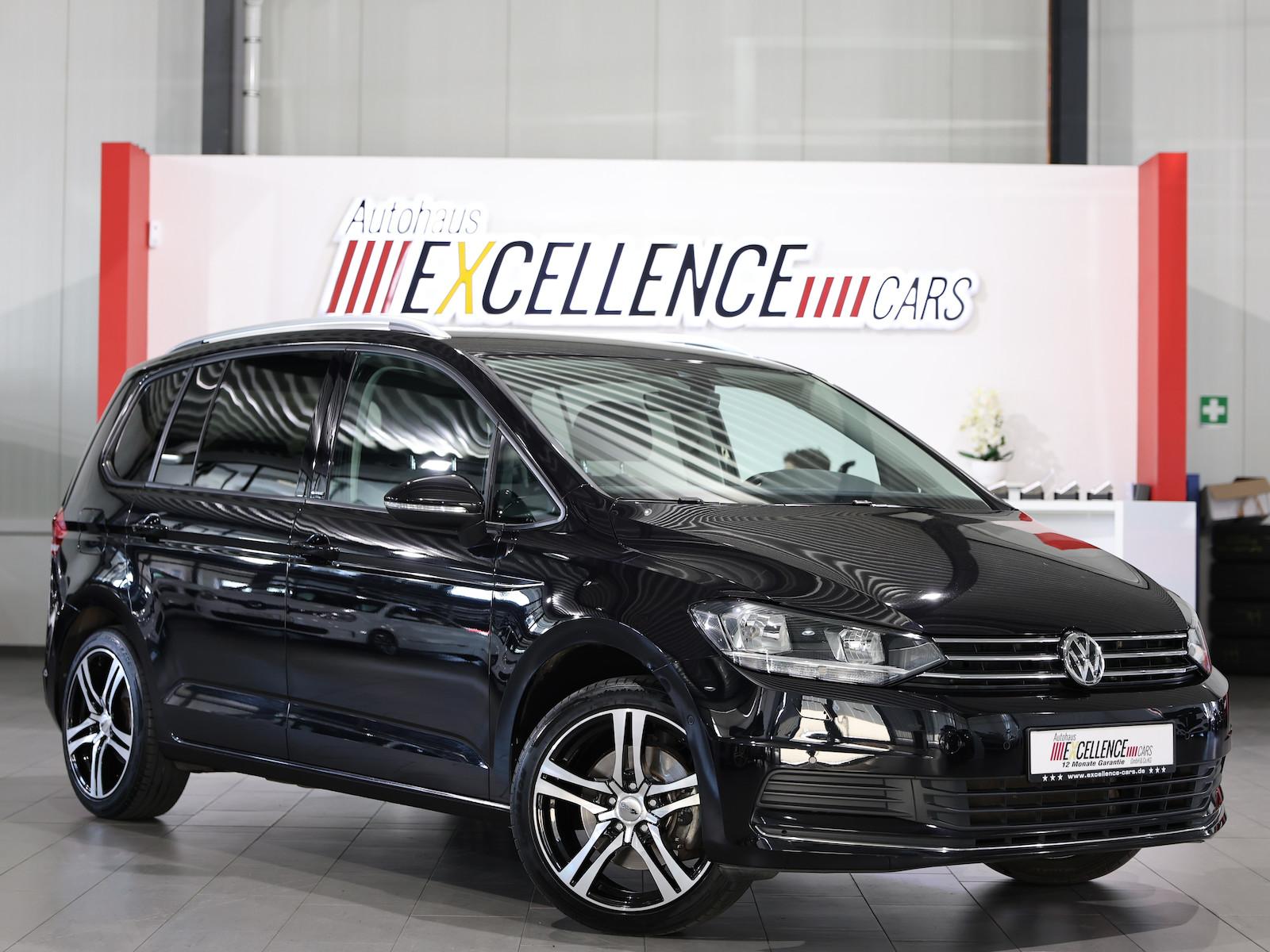 Volkswagen Touran 1.5 TSI DSG IQ.DRIVE / 7-SITZER / AHK