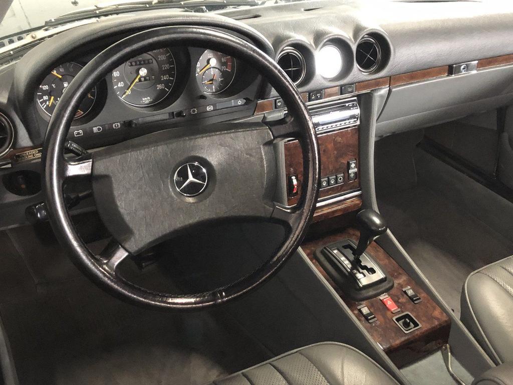 Mercedes-Benz SL 380