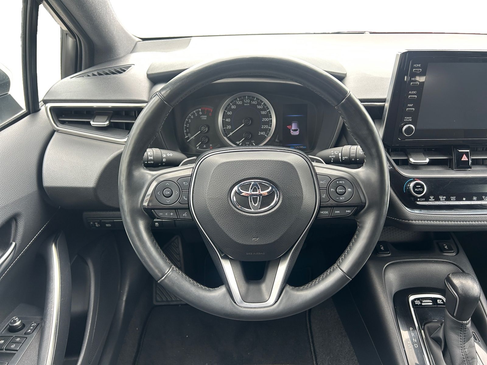 Fahrzeugabbildung Toyota Corolla 2.0 Hybrid Business Edition ACC NAVI RFK
