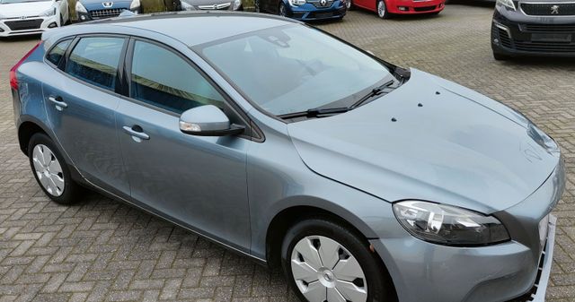 Volvo V40 2 liter euro 6 !