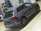 Volkswagen Tiguan 1.5 TSI OPF Life Navi ACC DAB LM17 - Volkswagen Tiguan: Grau