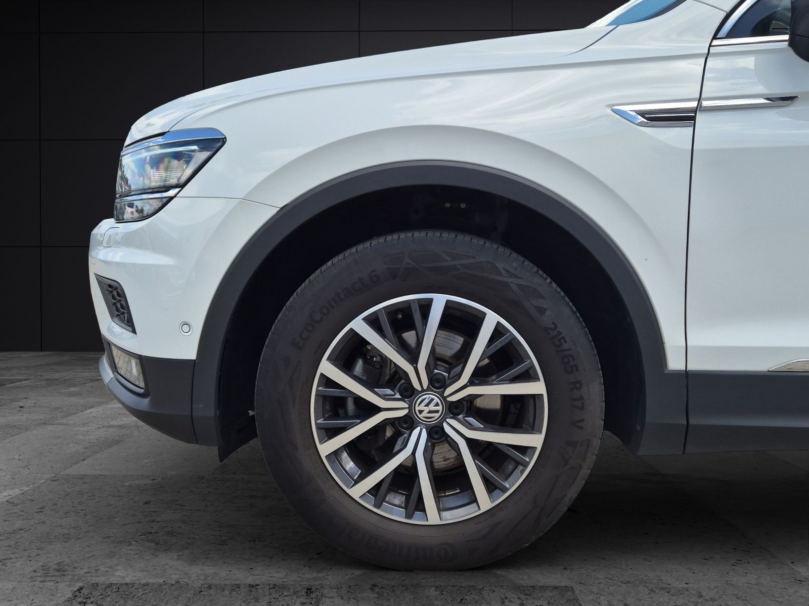 Fahrzeugabbildung Volkswagen Tiguan Allspace TSI Comfortline DSG LED Navi AID