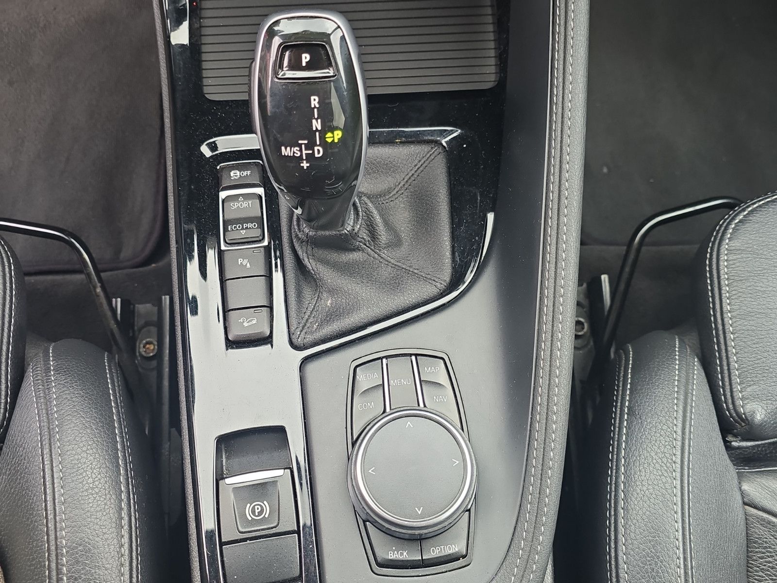 Fahrzeugabbildung BMW X1 xDrive 18 d Sport Line Advantage Parkassiste