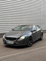 Volvo V40 D2 Navigationssystem Scheckheftg... - Volvo V40 mit Diesel-Antrieb: Kleinwagen
