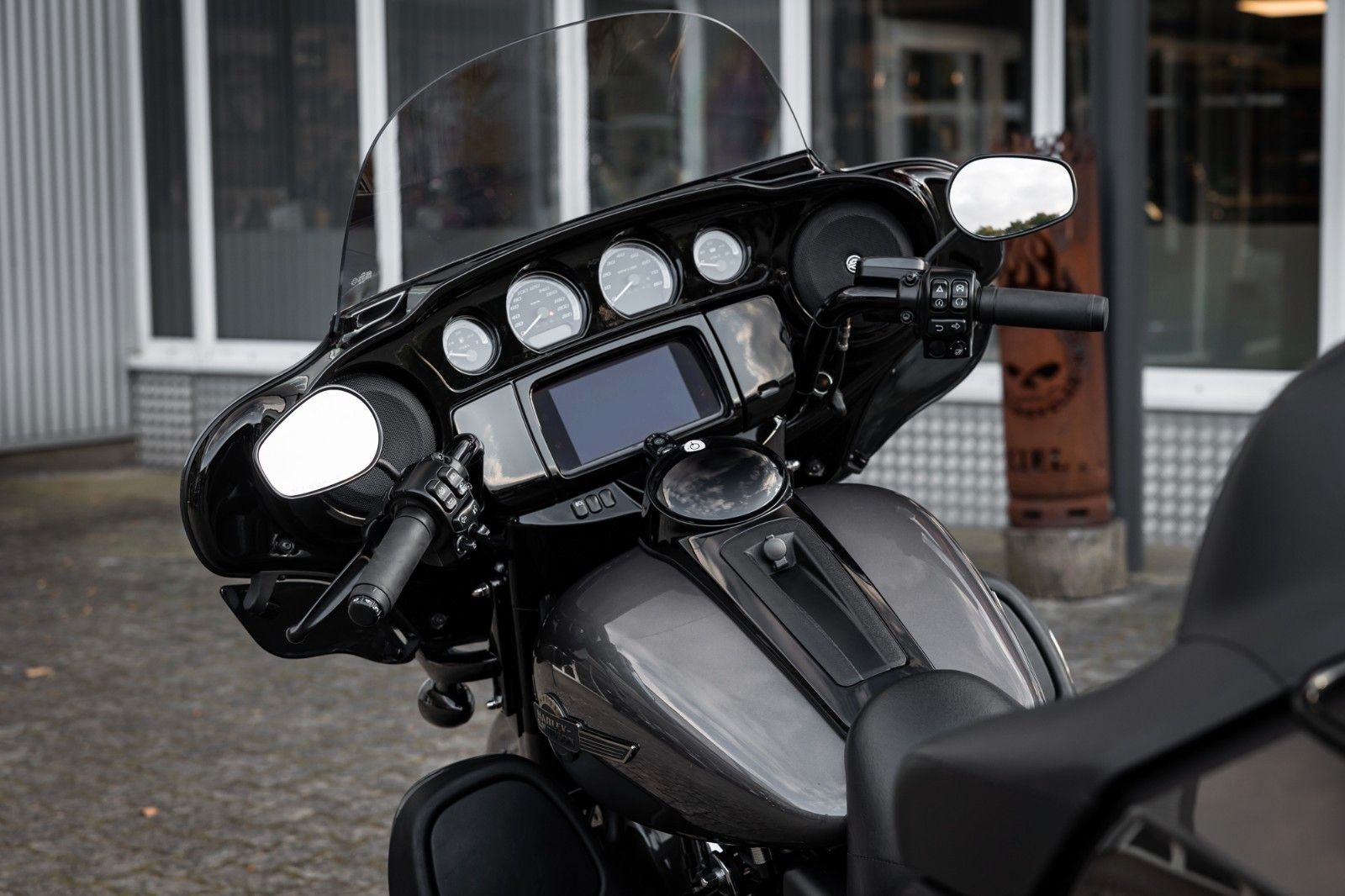 Fahrzeugabbildung Harley-Davidson Ultra Limited FLHTK - Screaming Eagle -