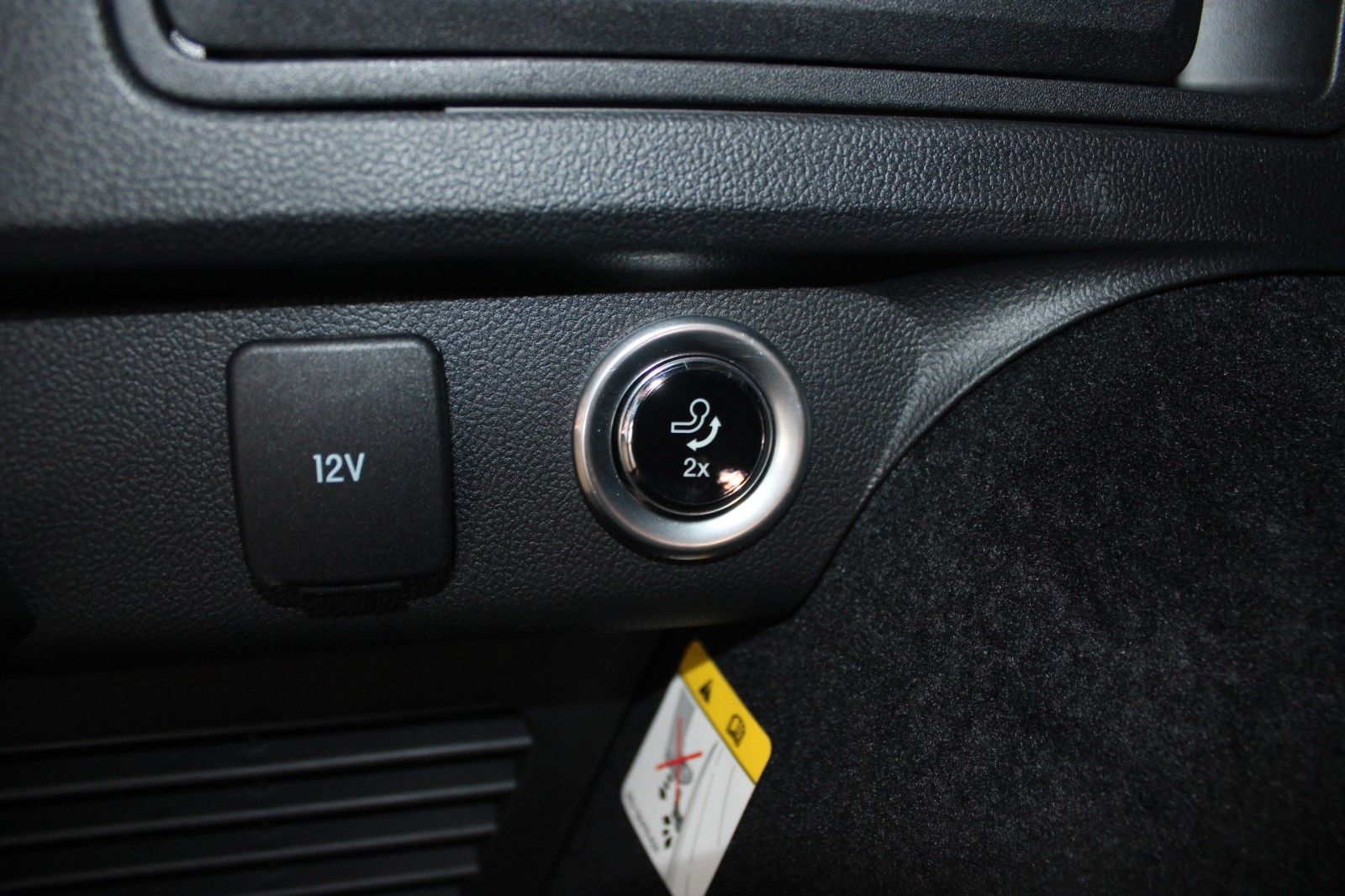 Fahrzeugabbildung Ford Kuga PHEV Titanium X AHK LED HUD 2xCam WinterP.