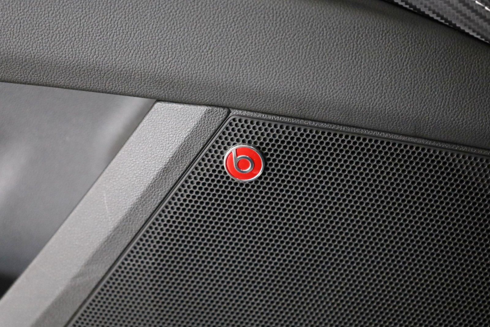 Fahrzeugabbildung SEAT Leon ST Cupra 300 4Drive Navi,LED,Kamera,ACC,DCC