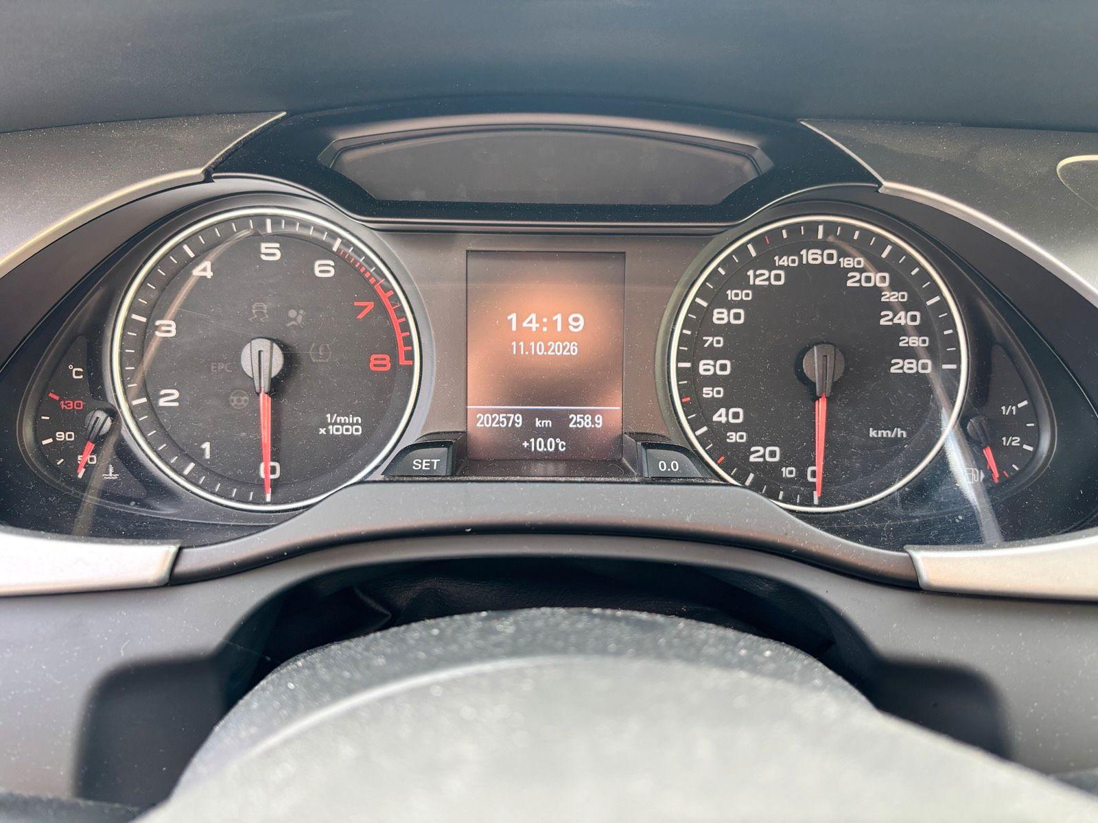 Audi A4 2009 — photo 10