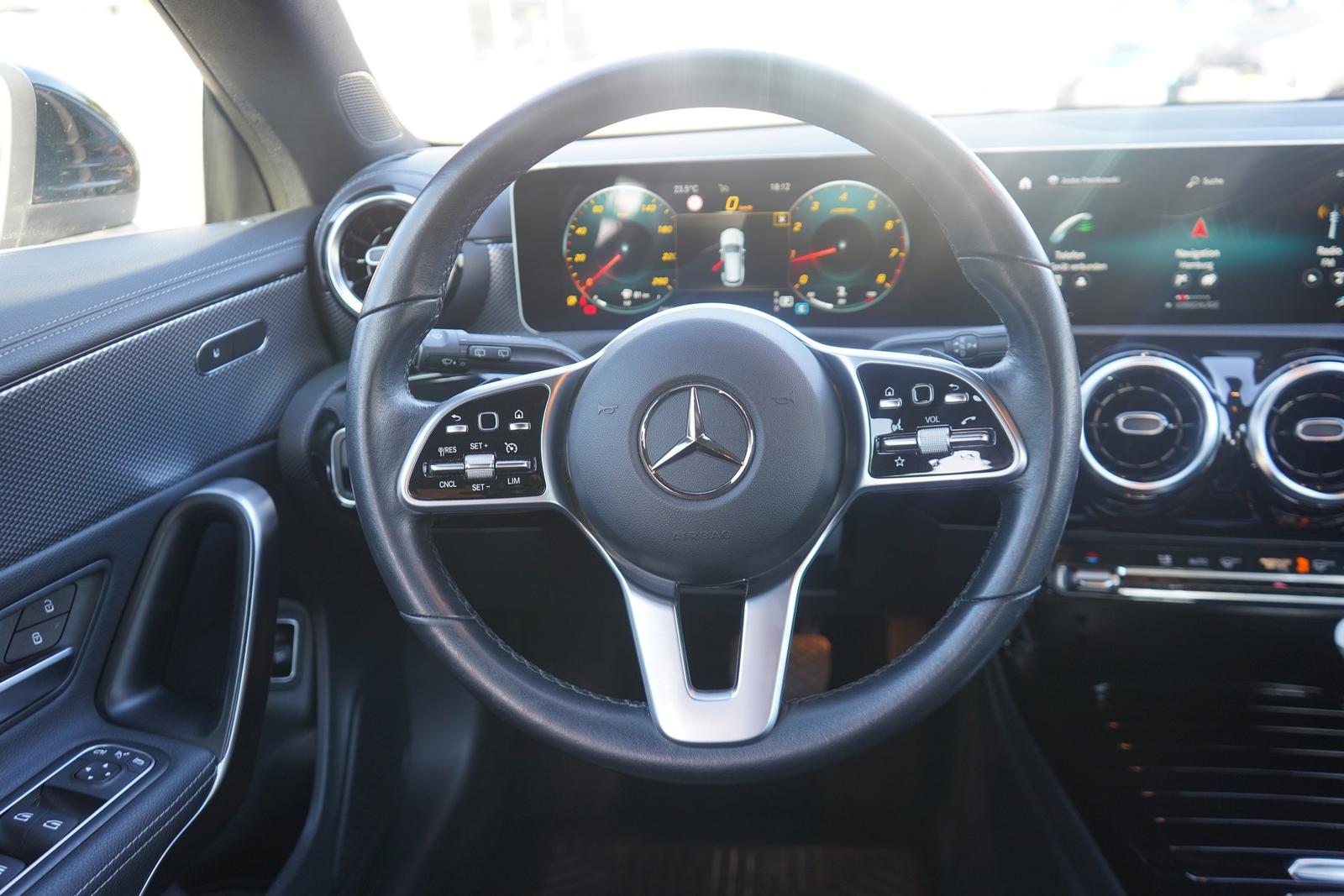 Mercedes-Benz CLA 200 Shooting Brake Progressive Navi Temp Kam