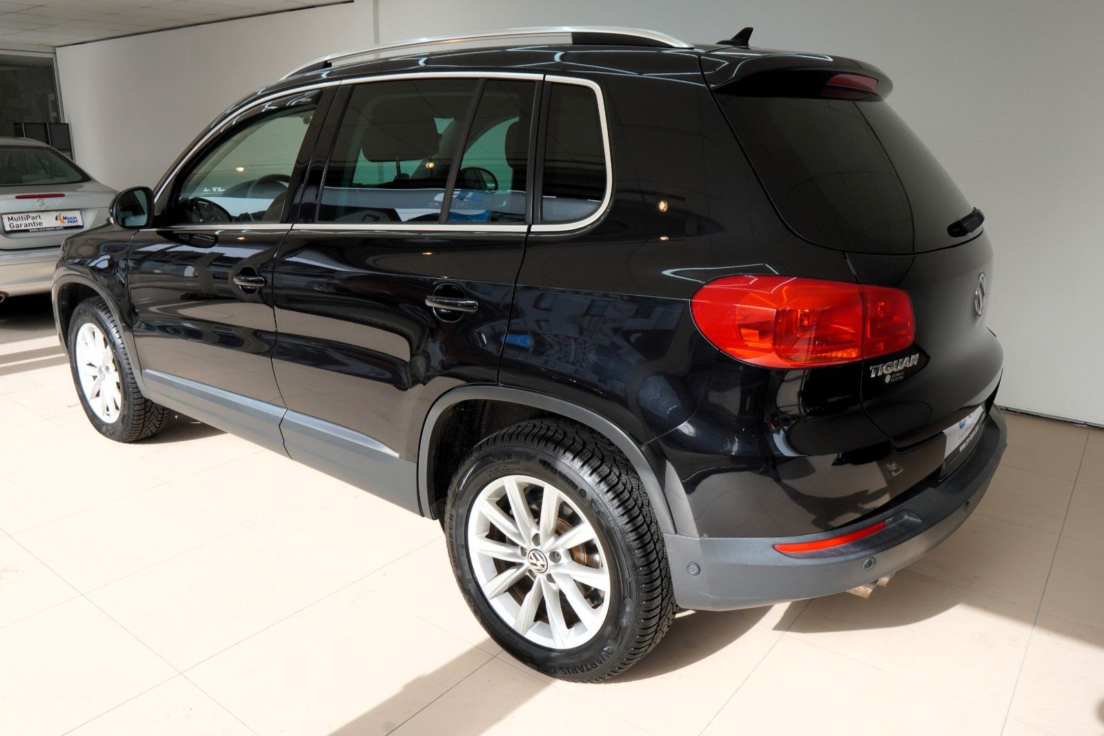 Fahrzeugabbildung Volkswagen Tiguan Sport & Style 4Motion*Aut.*Navi*Leder*AHK