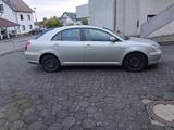 Toyota Avensis 2.0 D-4D - - Toyota Avensis in Bonn