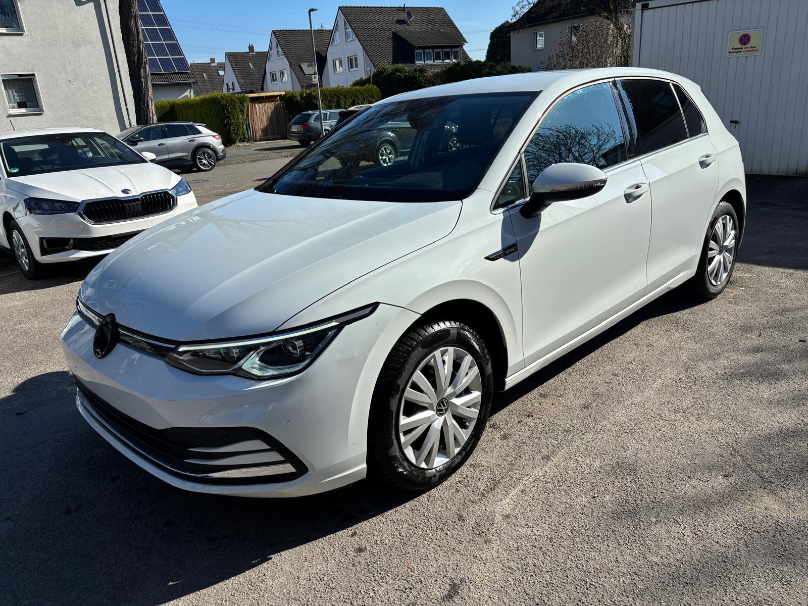 Volkswagen Golf VIII Lim. Style eTSI DSG Style*Memory