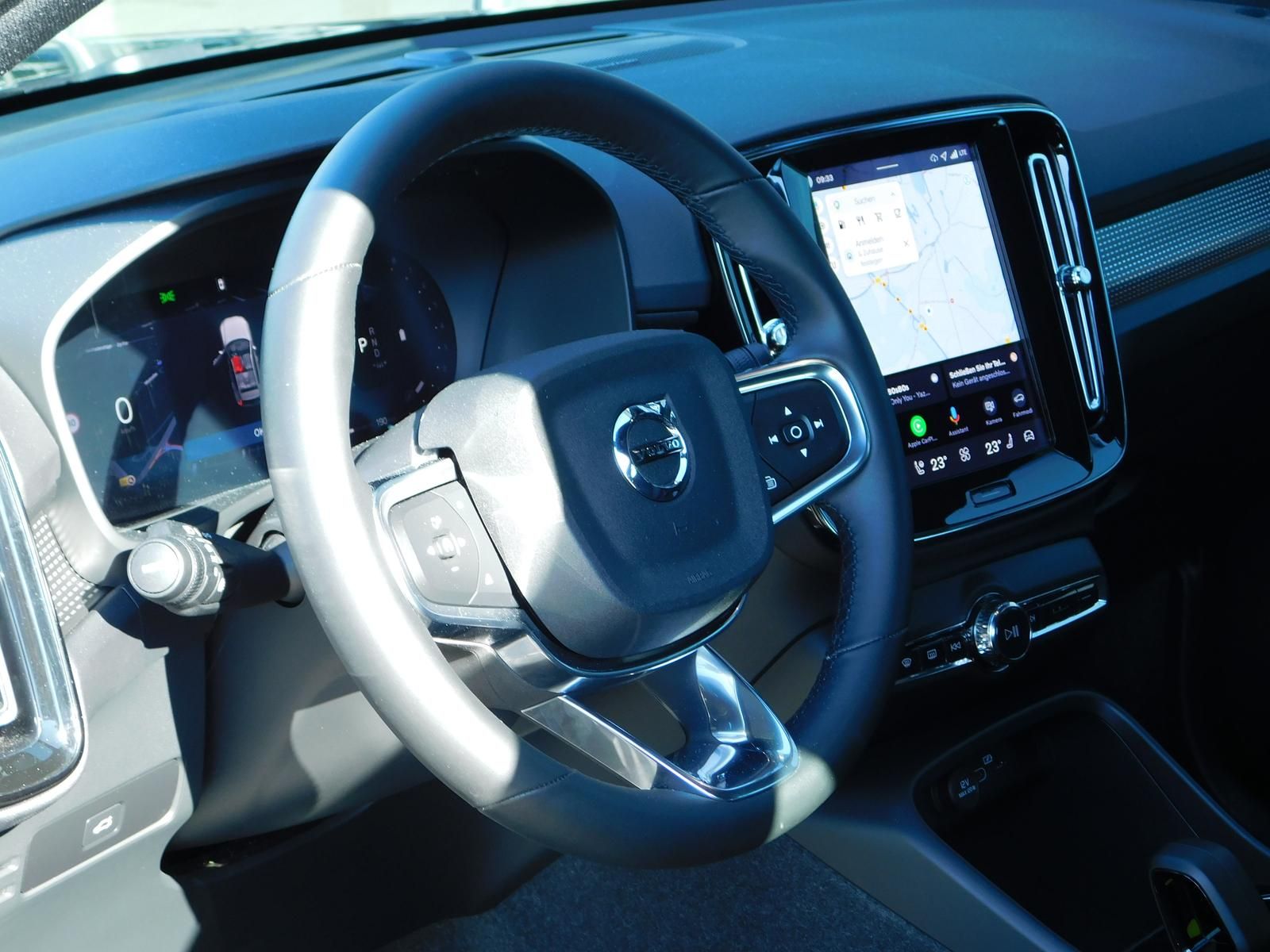 Fahrzeugabbildung Volvo XC40 B3 Plus Black-Editon