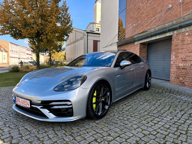 Porsche Panamera Turbo S E-Hybrid Keramik Night Chrono