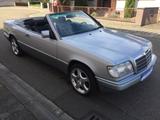 Mercedes-Benz E 200 # Cabrio # Autom.# Leder# Guter Zustand - Mercedes-Benz: C