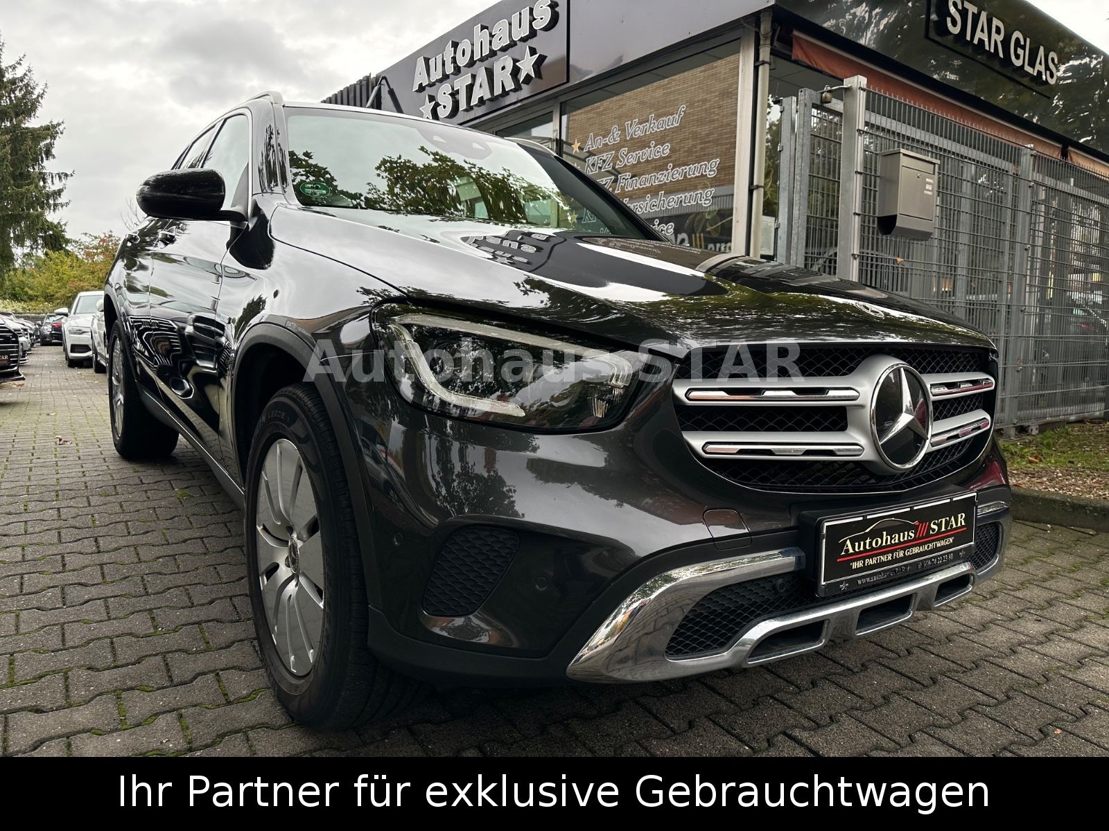 MERCEDES-BENZ GLC 300 de 4Matic / KAMERA - SITZHZ - TOTWINKEL
