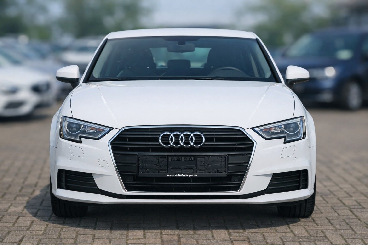 AUDI A3 1.6 TDI S-tronic Sportback Navi SHZ Xenon