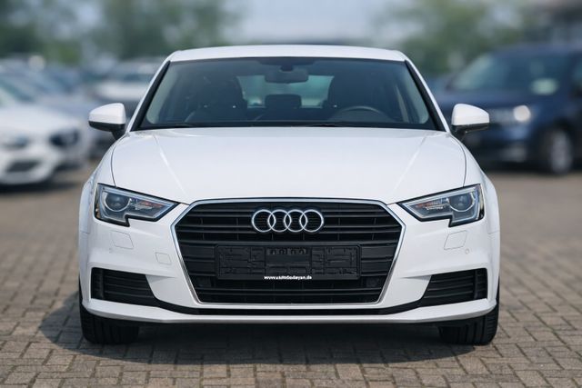 AUDI A3 1.6 TDI S-tronic Sportback Navi SHZ Xenon