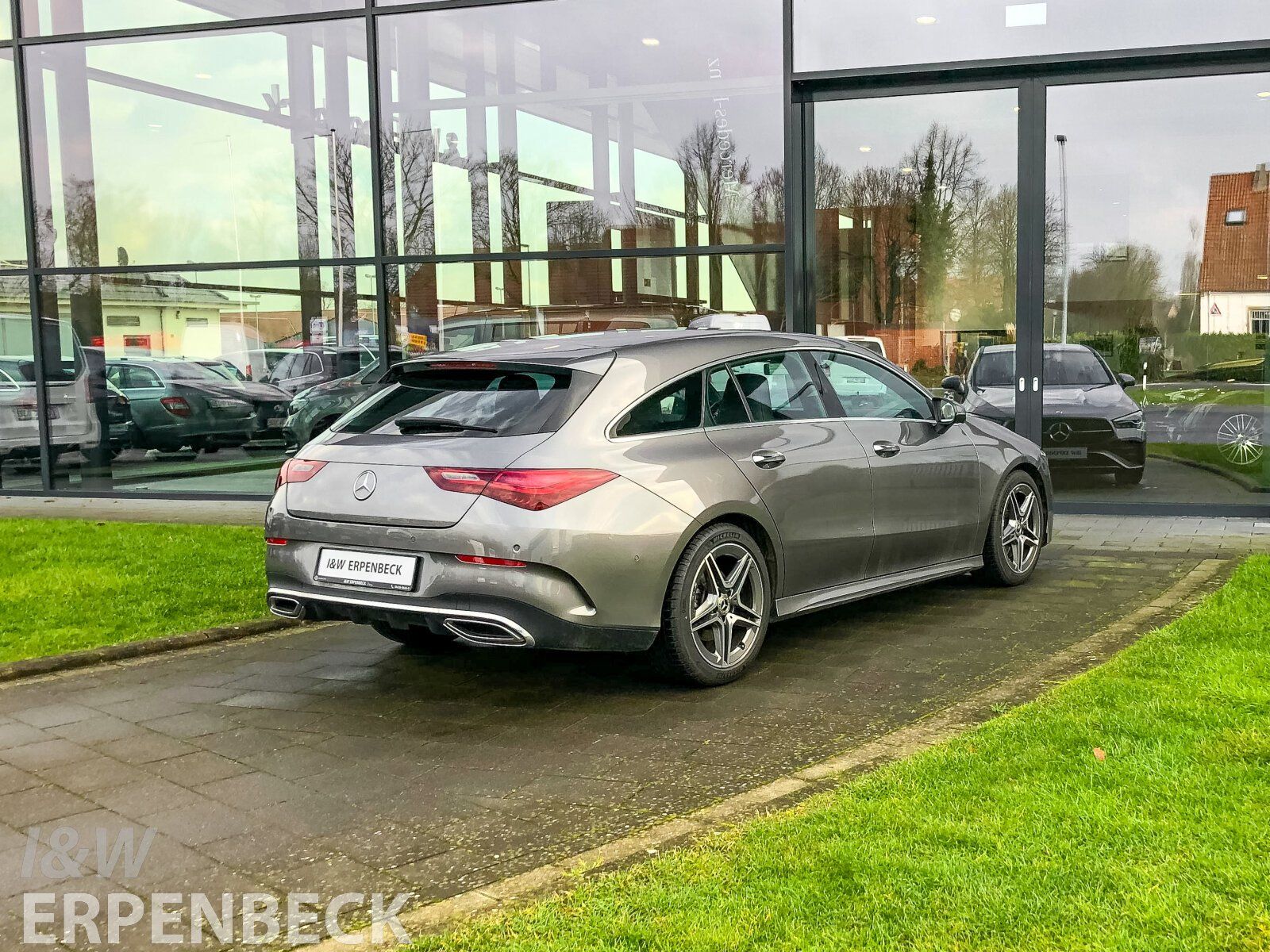 Fahrzeugabbildung Mercedes-Benz CLA 200 d SB AMG-Premium Distronic AHK 360° FAP