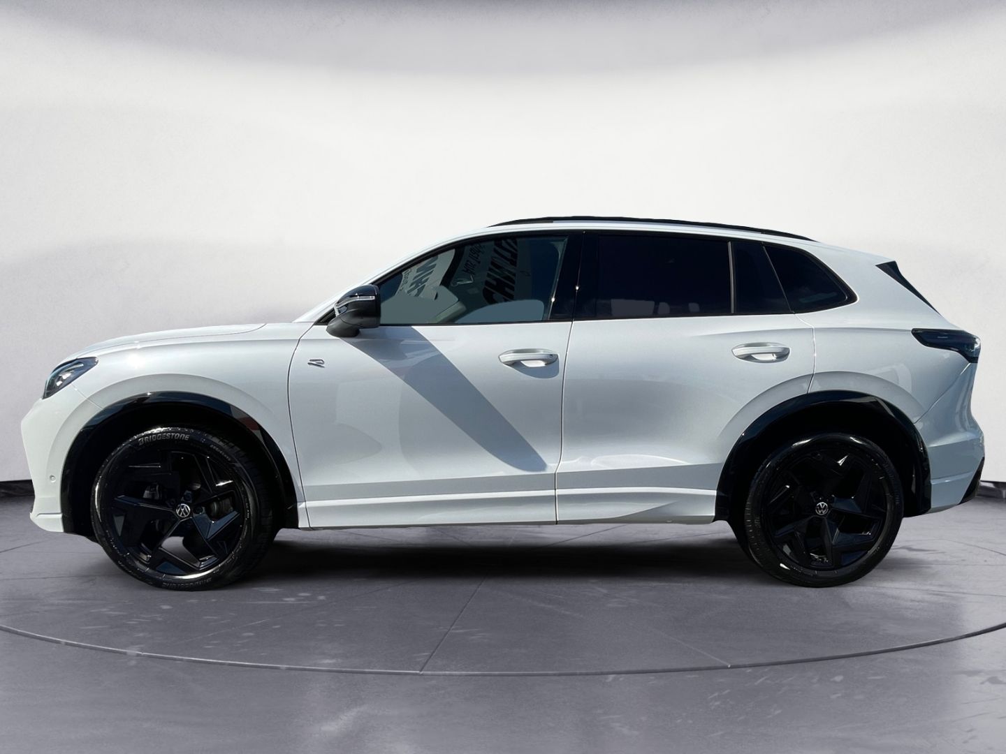Volkswagen Tiguan R-Line 2.0 TDI DSG MATRIX NAVI KAMERA APP foto 2