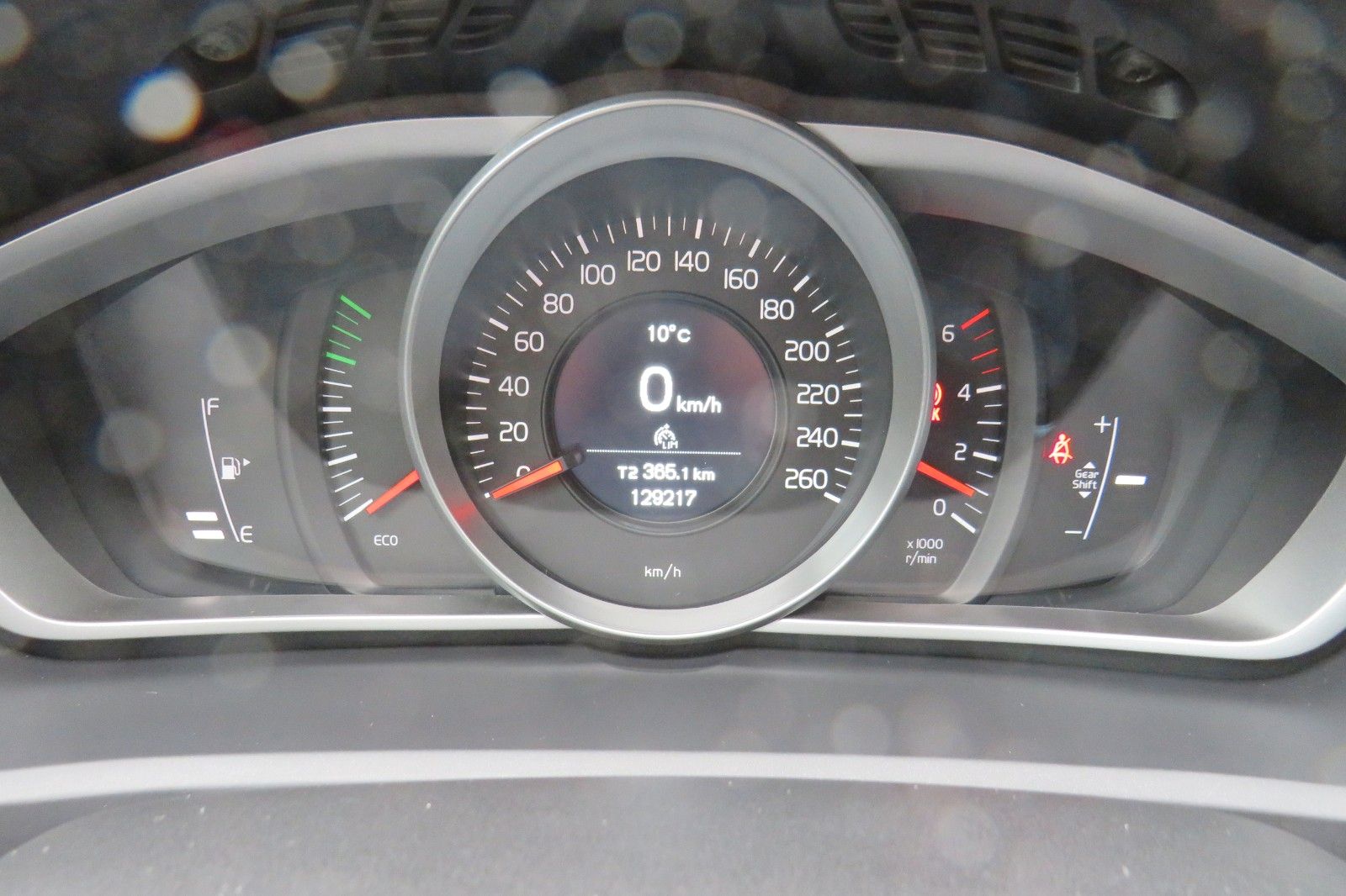 Fahrzeugabbildung Volvo V40 Kinetic NAVI TELVOR KLIMATRONIC 8-FACH ALU