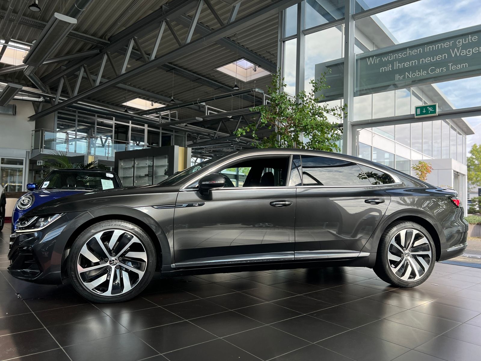 Fahrzeugabbildung Volkswagen Arteon R-Line Massage SHZ NAVI Full Link