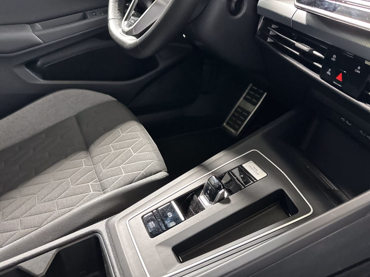 Volkswagen Golf VIII Variant 1.5 eTSI GOAL OPF DSG+SHZ+BAA+, миниатюра 14