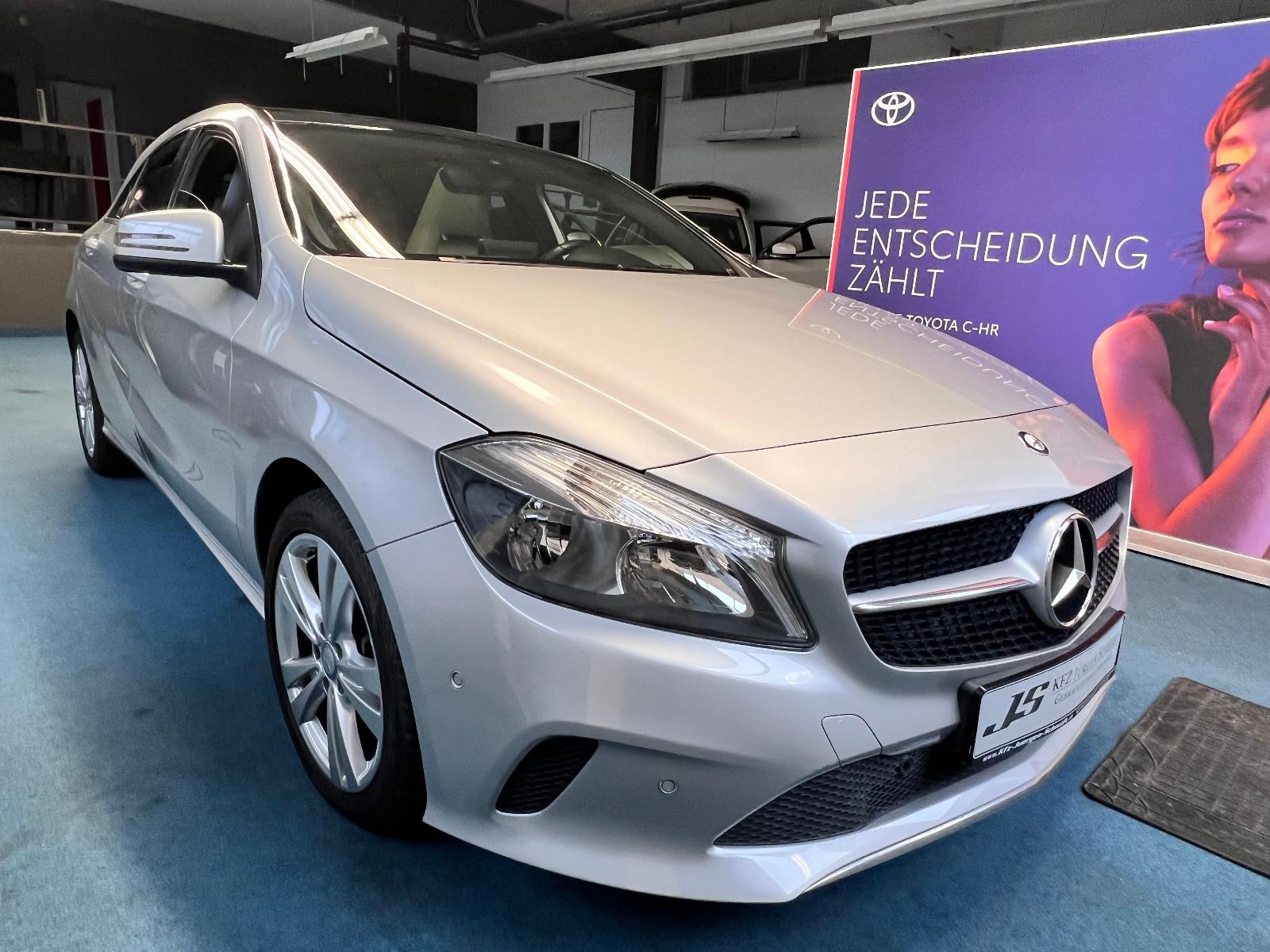 Mercedes-Benz A 180 A 180 BlueEfficiency Busines Panorama Navi